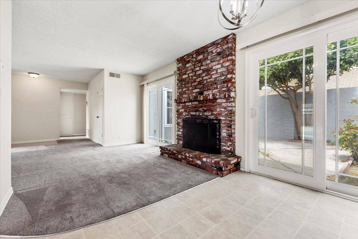 Salinas, CA 93906,1656 Seville ST