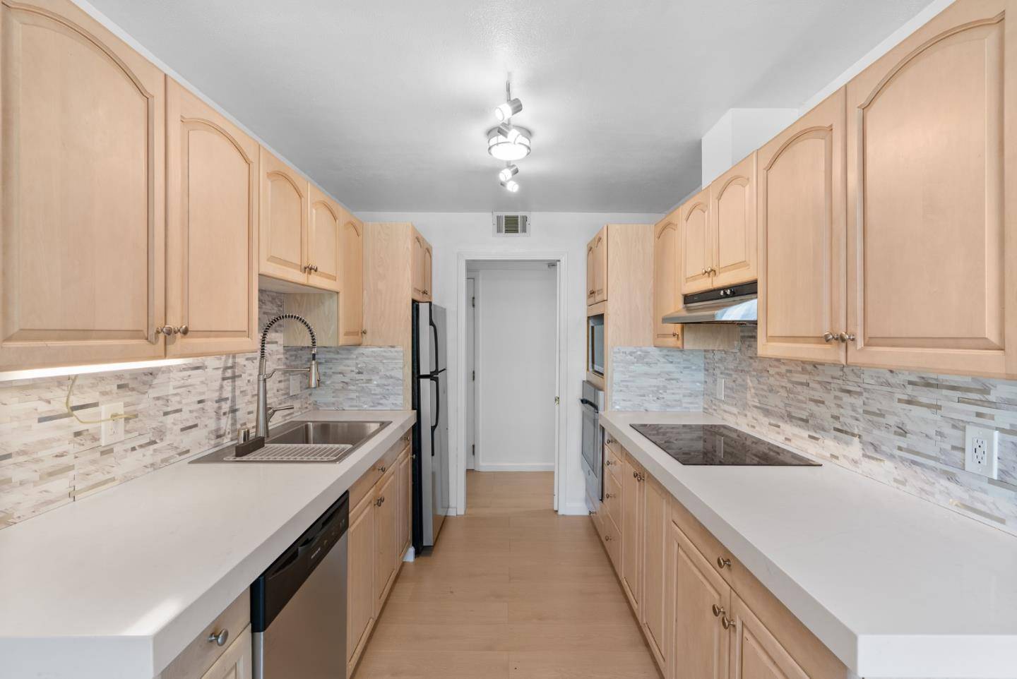 183 Del Medio AVE 104, Mountain View, CA 94040