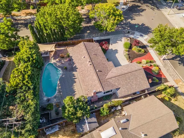 San Jose, CA 95124,5105 Esther DR