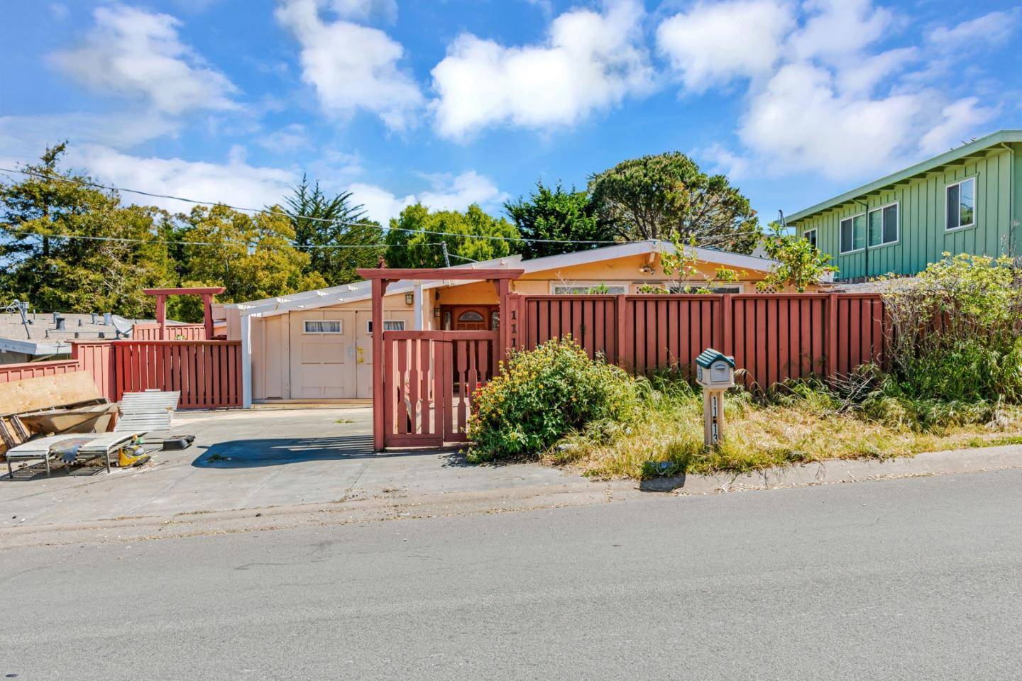 1113 Patterson LN, Pacific Grove, CA 93950