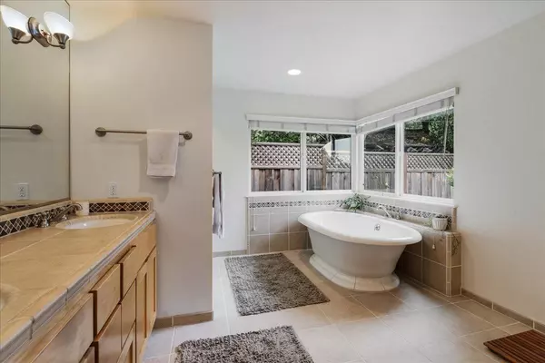 Santa Cruz, CA 95062,334 Park WAY