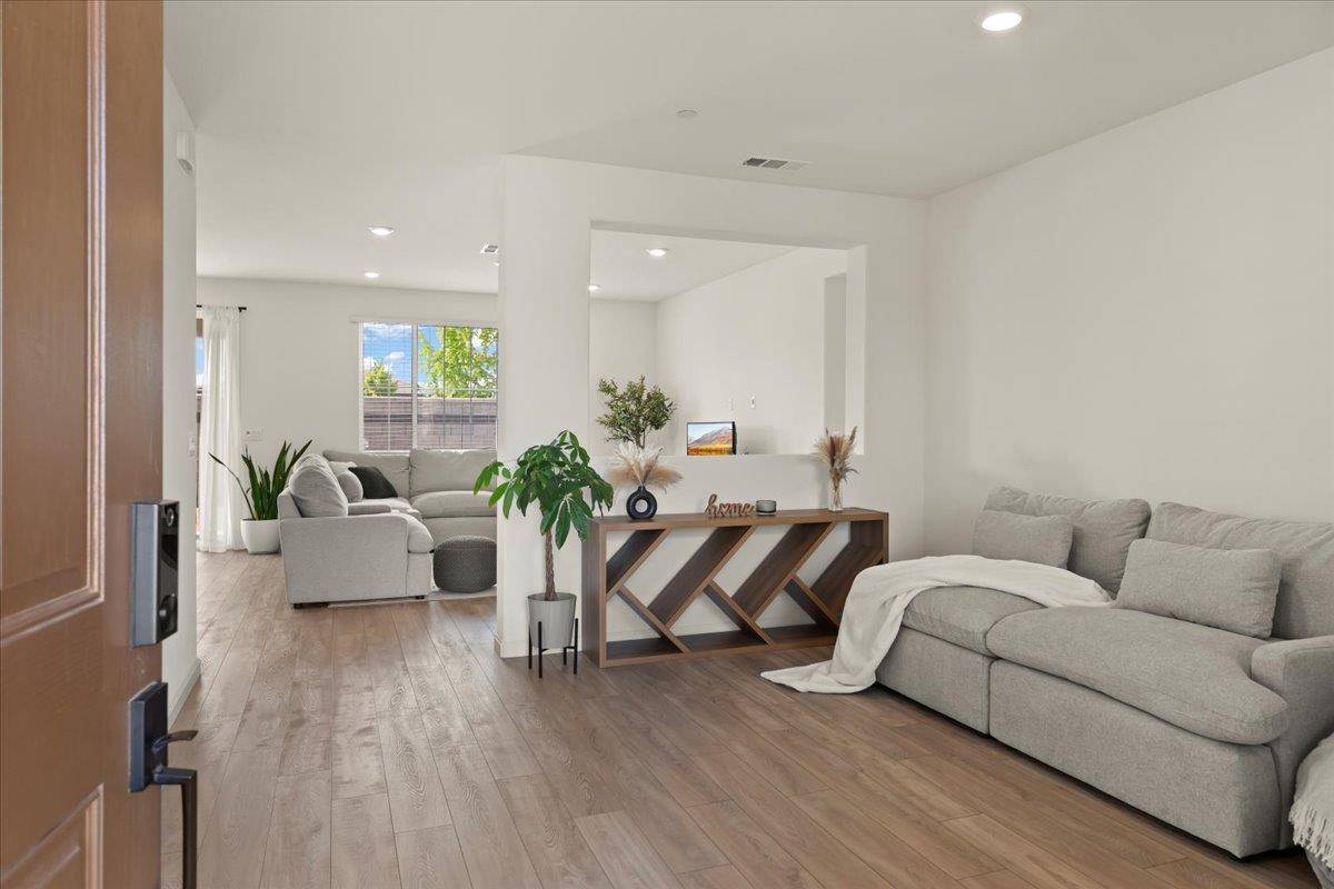 Galt, CA 95632,829 Crow Creek CIR