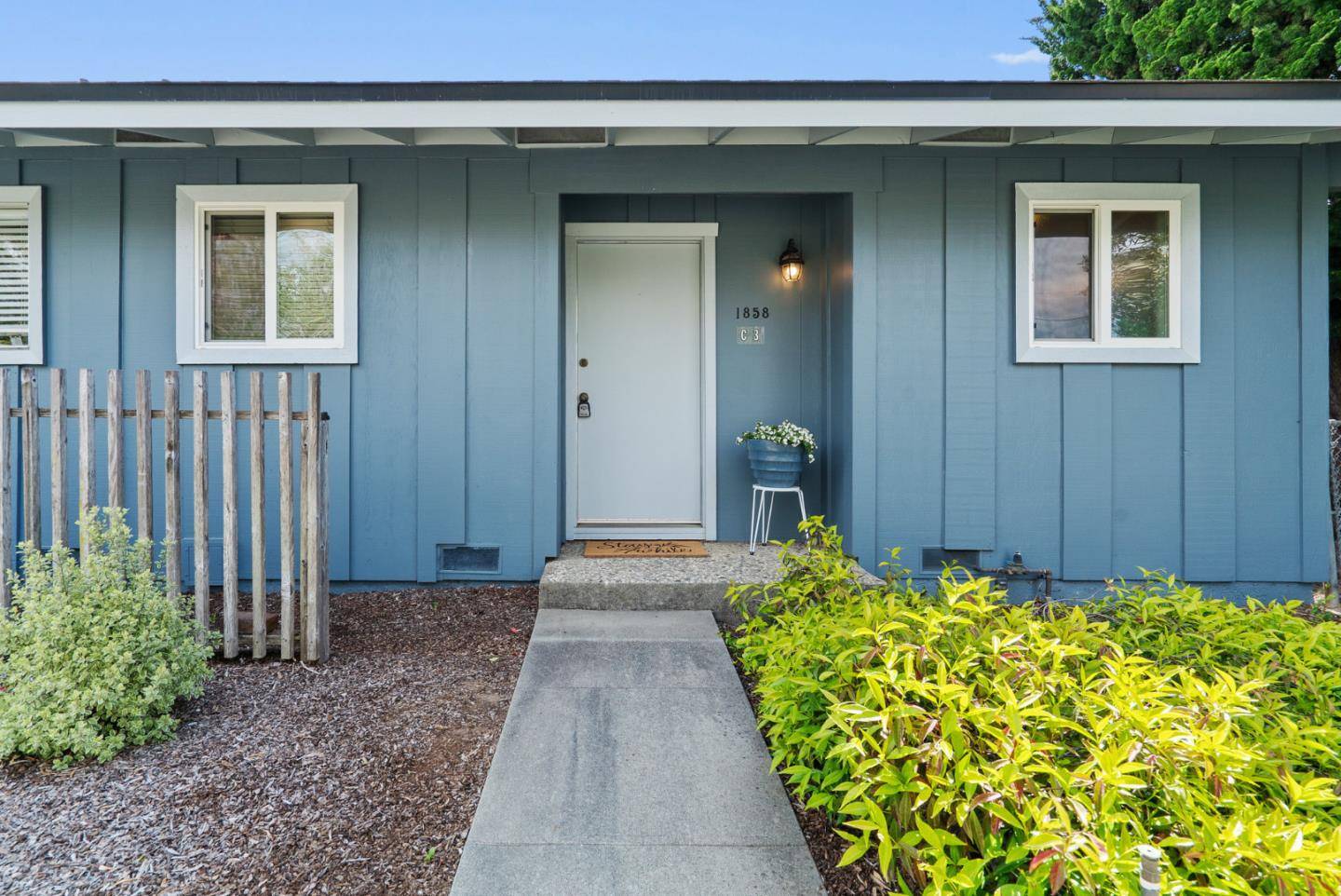 Santa Cruz, CA 95062,1863 Halterman AVE C3