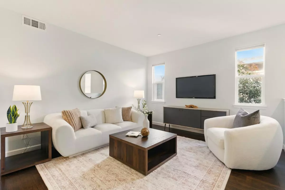 Sunnyvale, CA 94085,949 Indian Wells AVE