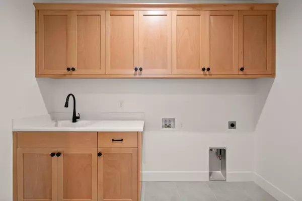 Hollister, CA 95023,2171 White Oak DR