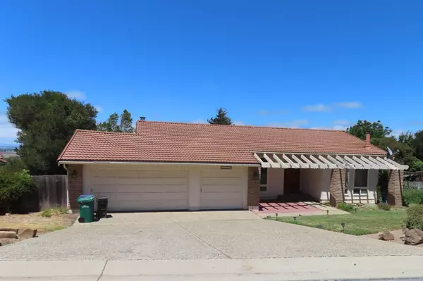 Salinas, CA 93908,18725 Vasquez CT