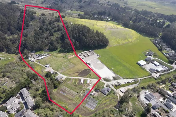 Half Moon Bay, CA 94019,925 Miramontes ST