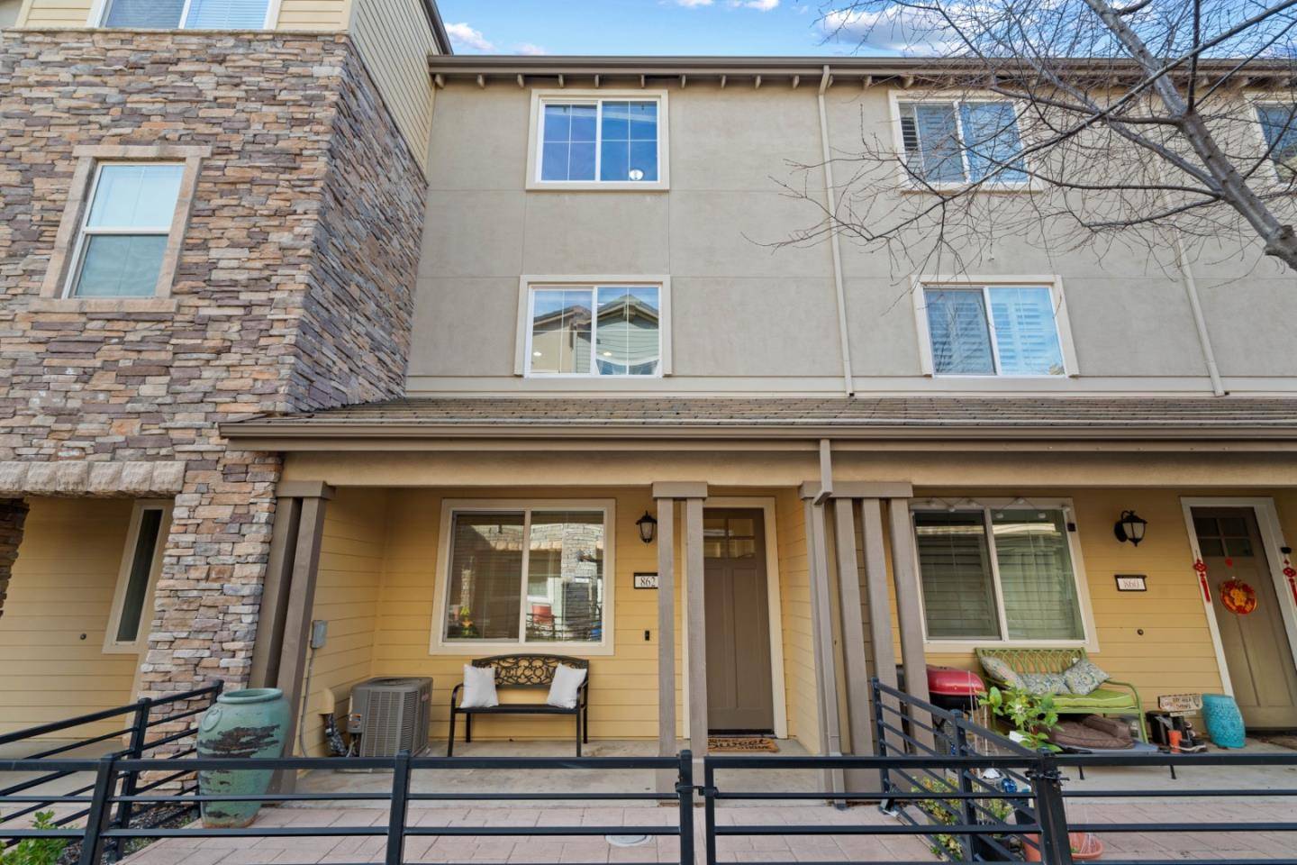 San Jose, CA 95123,862 White Moonstone LOOP