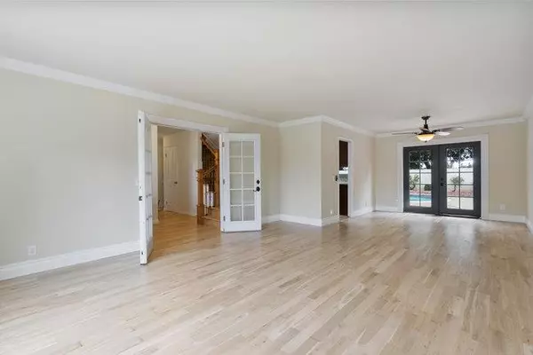 Gilroy, CA 95020,890 Greenwich DR