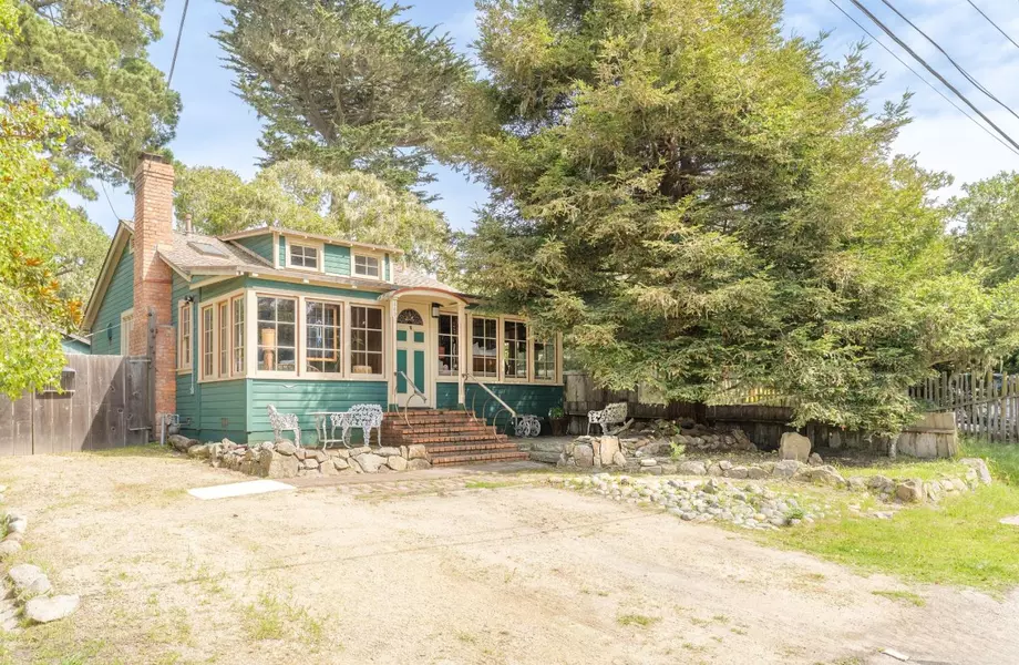469 Evergreen RD, Pacific Grove, CA 93950