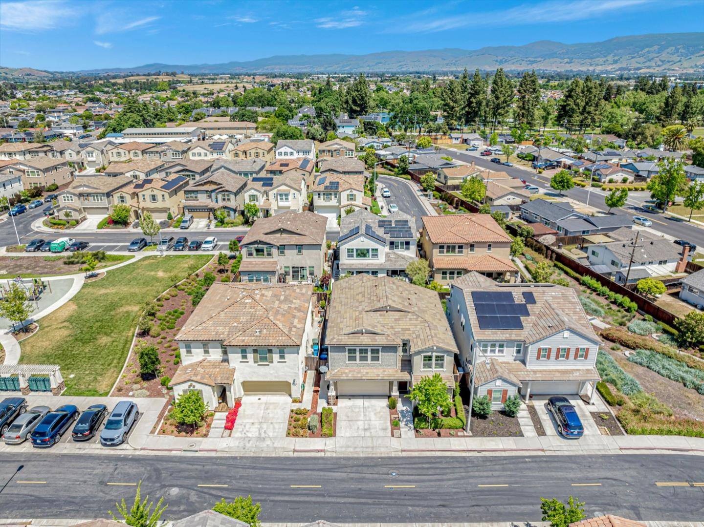 Gilroy, CA 95020,725 Sullivan WAY