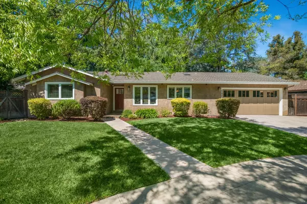 Los Gatos, CA 95032,137 Fairmead LN