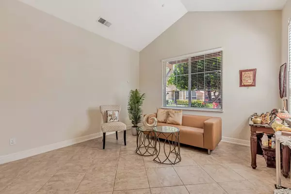 Gilroy, CA 95020,5871 Masoni Place