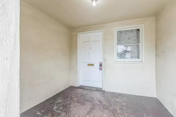 South San Francisco, CA 94080,233 Village WAY