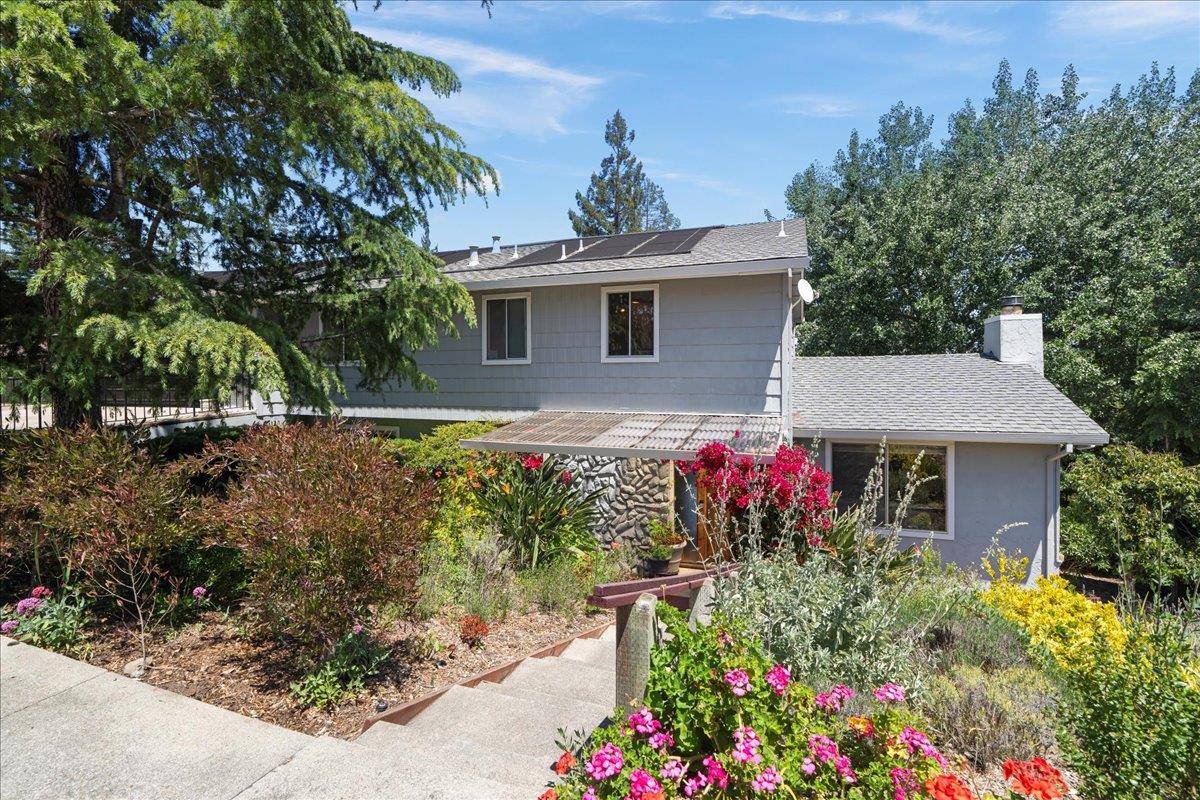 878 Hillcrest DR, Redwood City, CA 94062