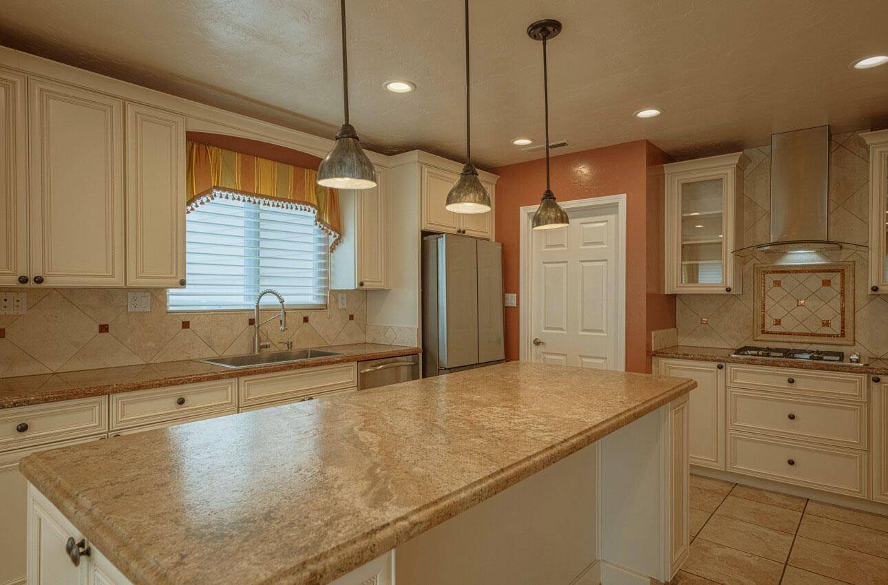330 Stuart AVE, Pacific Grove, CA 93950