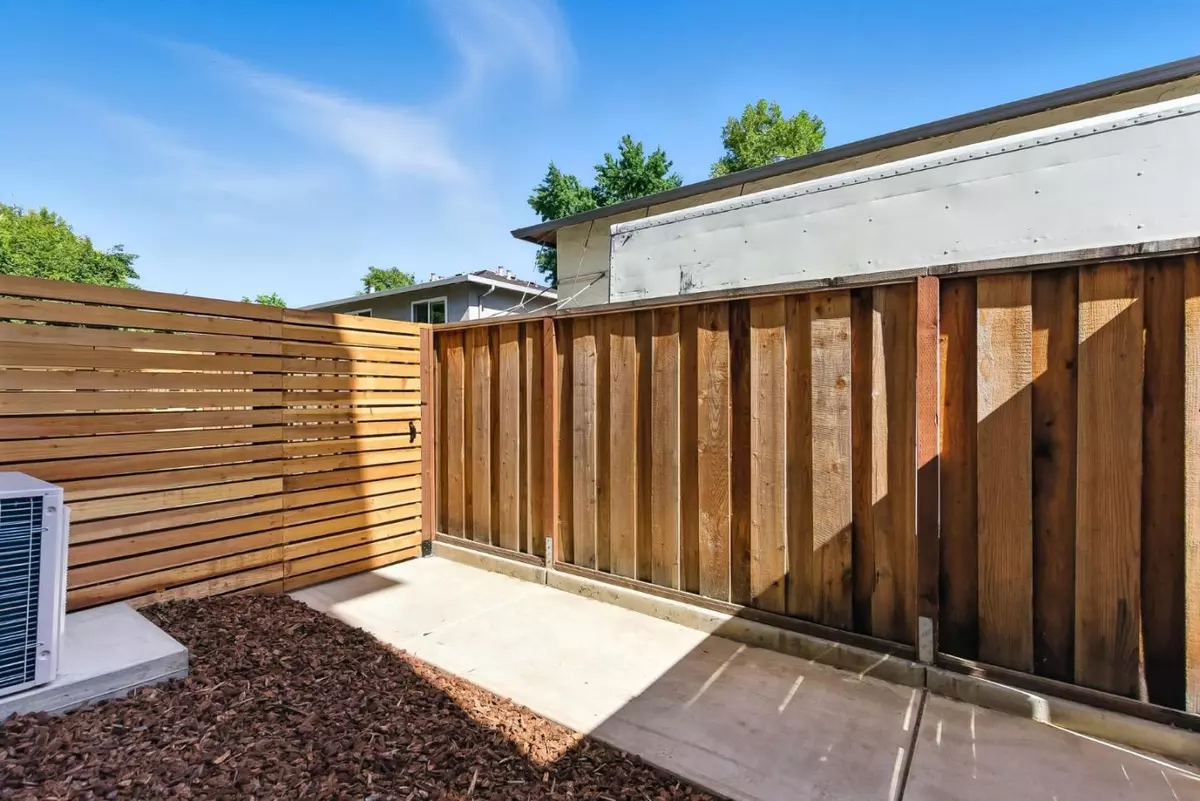 Campbell, CA 95008,517 Union AVE