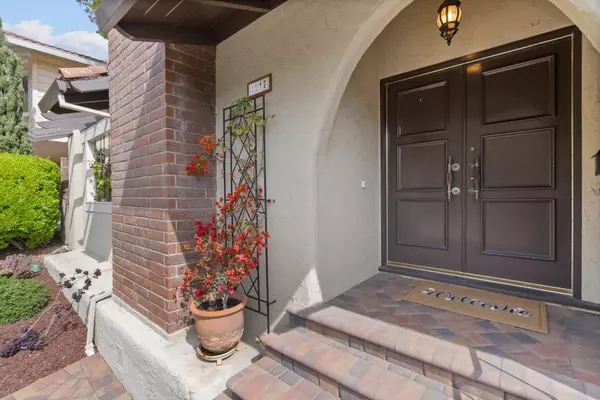 San Carlos, CA 94070,1217 Greenbrier RD
