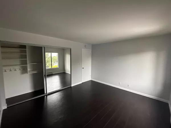 Redwood City, CA 94063,201 Standish ST 3