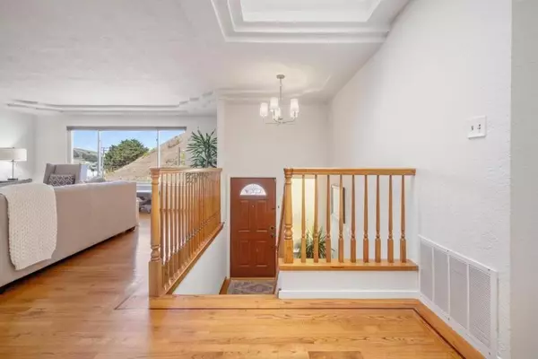 Pacifica, CA 94044,511 Buel AVE