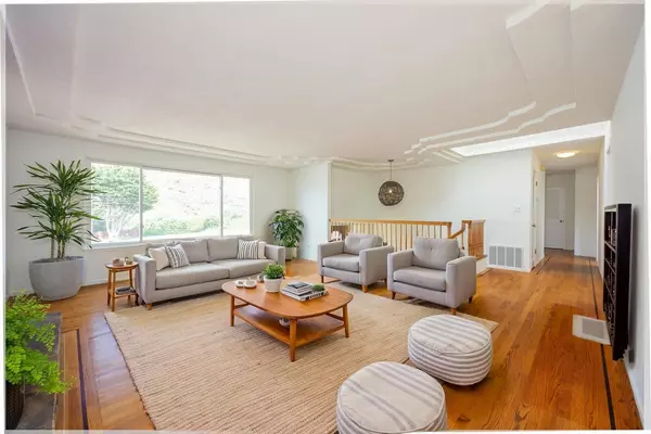 Pacifica, CA 94044,511 Buel AVE