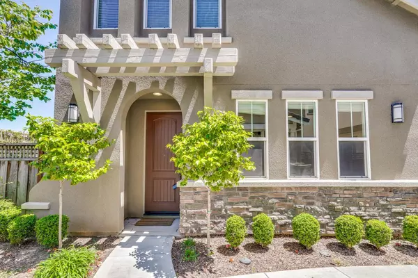 East Palo Alto, CA 94303,867 Maple PL
