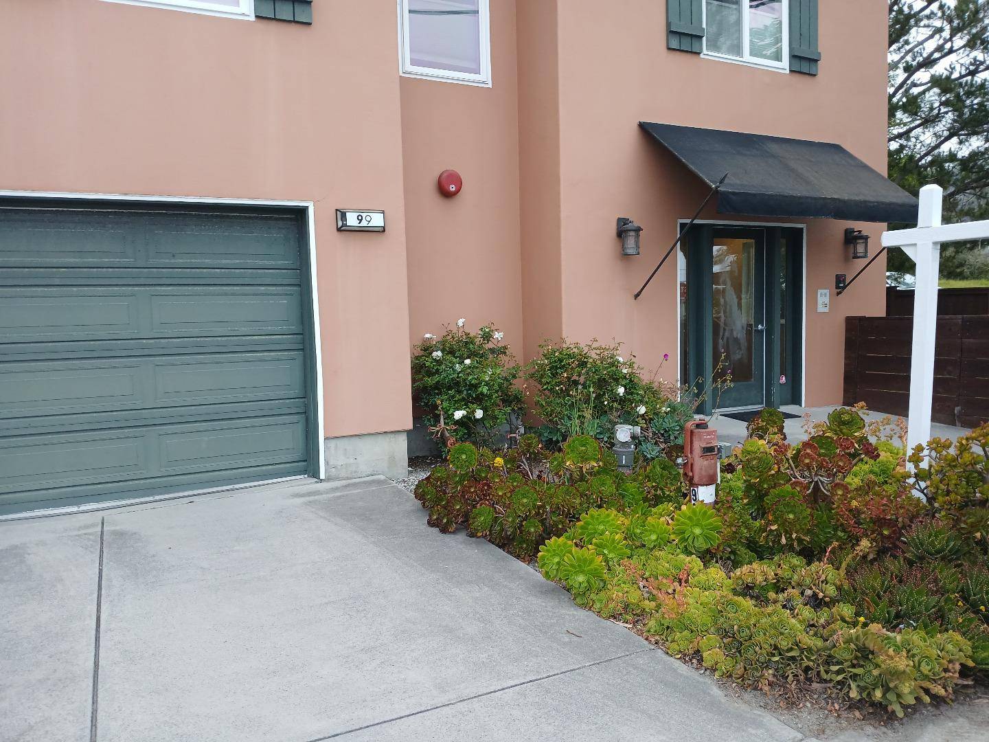 El Granada, CA 94018,99 Avenue Portola 2B
