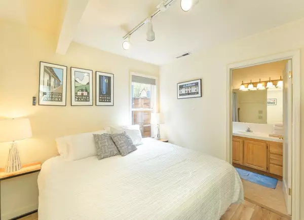 Pacific Grove, CA 93950,138 17th ST A B