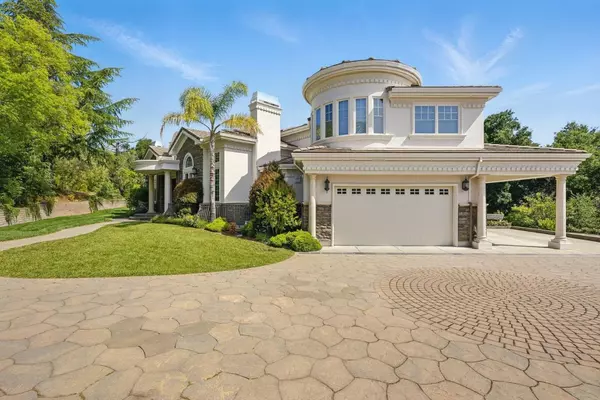 Los Altos Hills, CA 94022,12690 Dianne DR