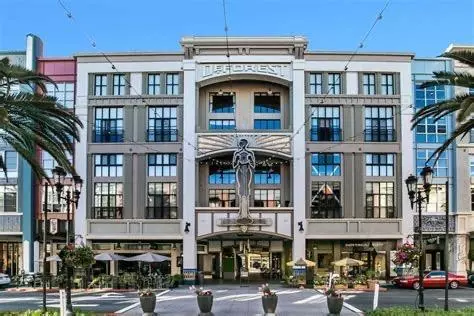 San Jose, CA 95128,333 Santana ROW 224
