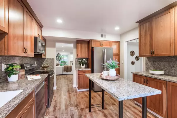 Saratoga, CA 95070,19414 Vineyard LN