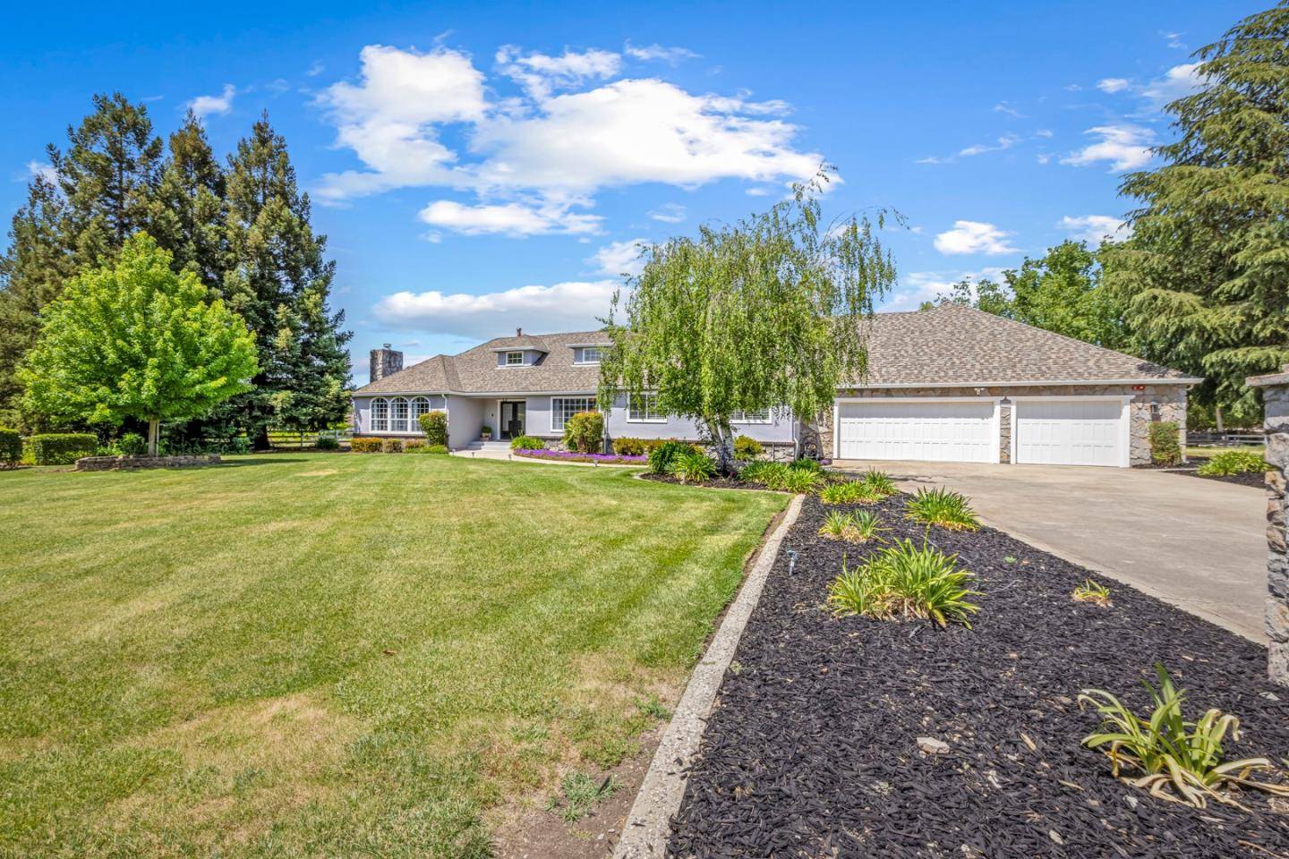 San Martin, CA 95046,14830 Bartlett CT