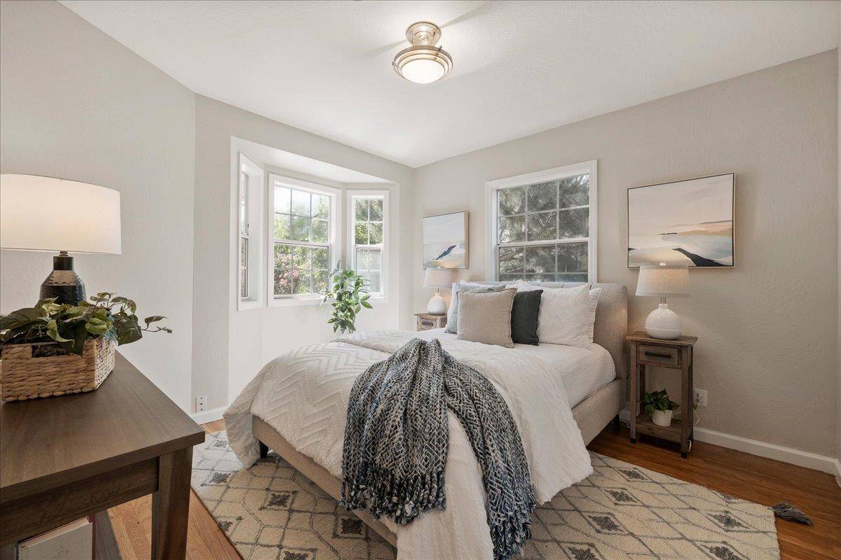 Redwood City, CA 94062,244 Hillview AVE