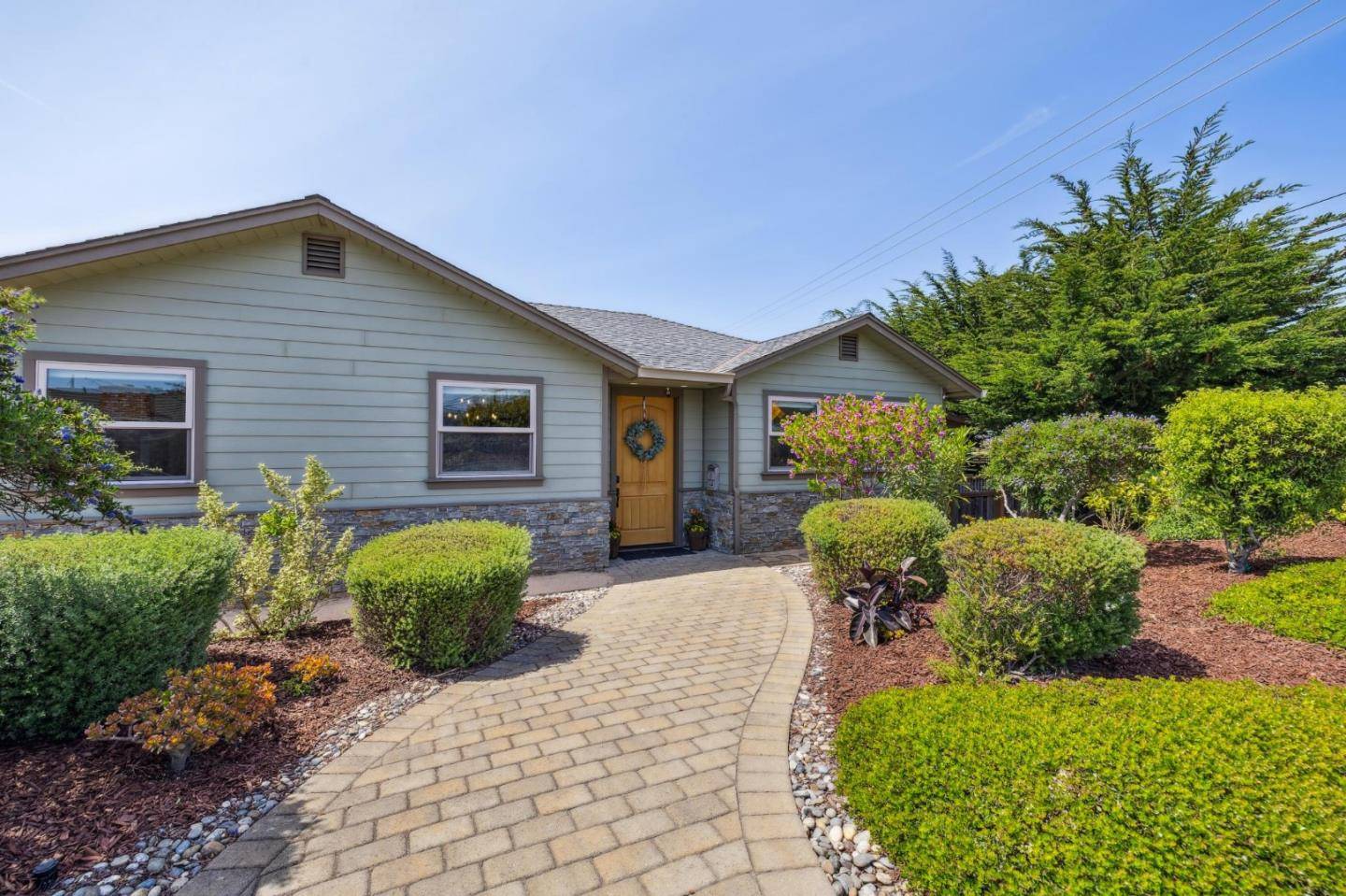 Half Moon Bay, CA 94019,456 Grand BLVD