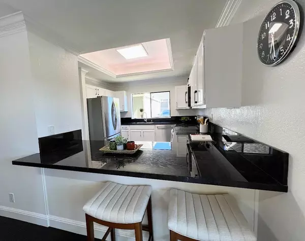 Foster City, CA 94404,801 Ram LN