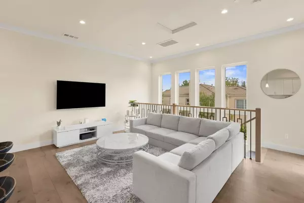 Los Gatos, CA 95032,262 Union AVE