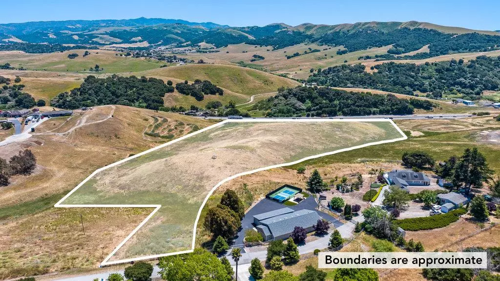 San Juan Bautista, CA 95045,363 Orchard Hill RD