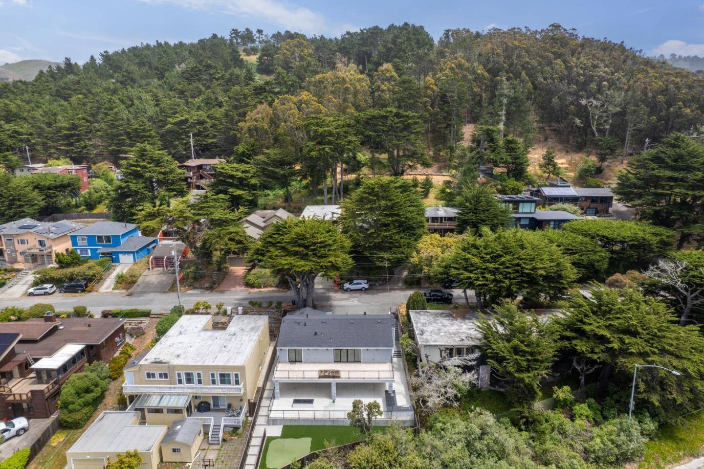 Pacifica, CA 94044,40 Eastlake AVE