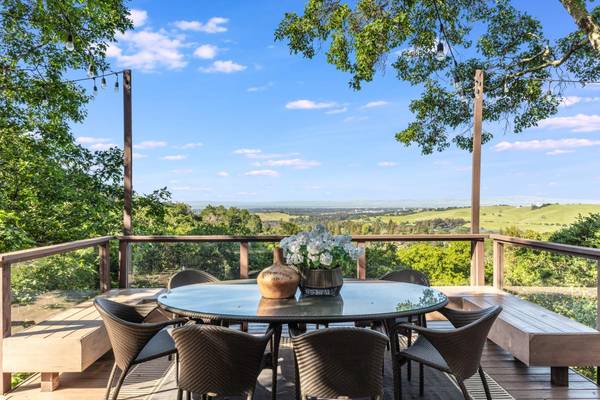 138 Bolivar LN, Portola Valley, CA 94028