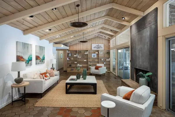 Stanford, CA 94305,843 Sonoma Terrace