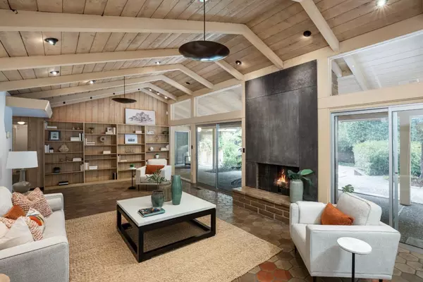 Stanford, CA 94305,843 Sonoma Terrace