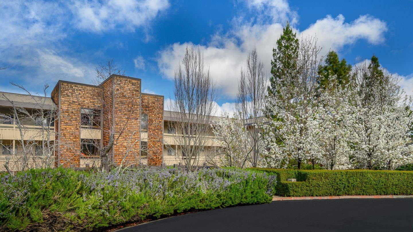 Menlo Park, CA 94025,1280 Sharon Park DR 27