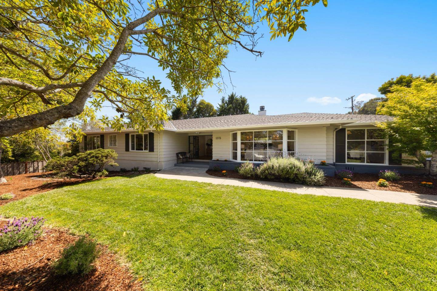 Hillsborough, CA 94010,1575 Kingswood DR