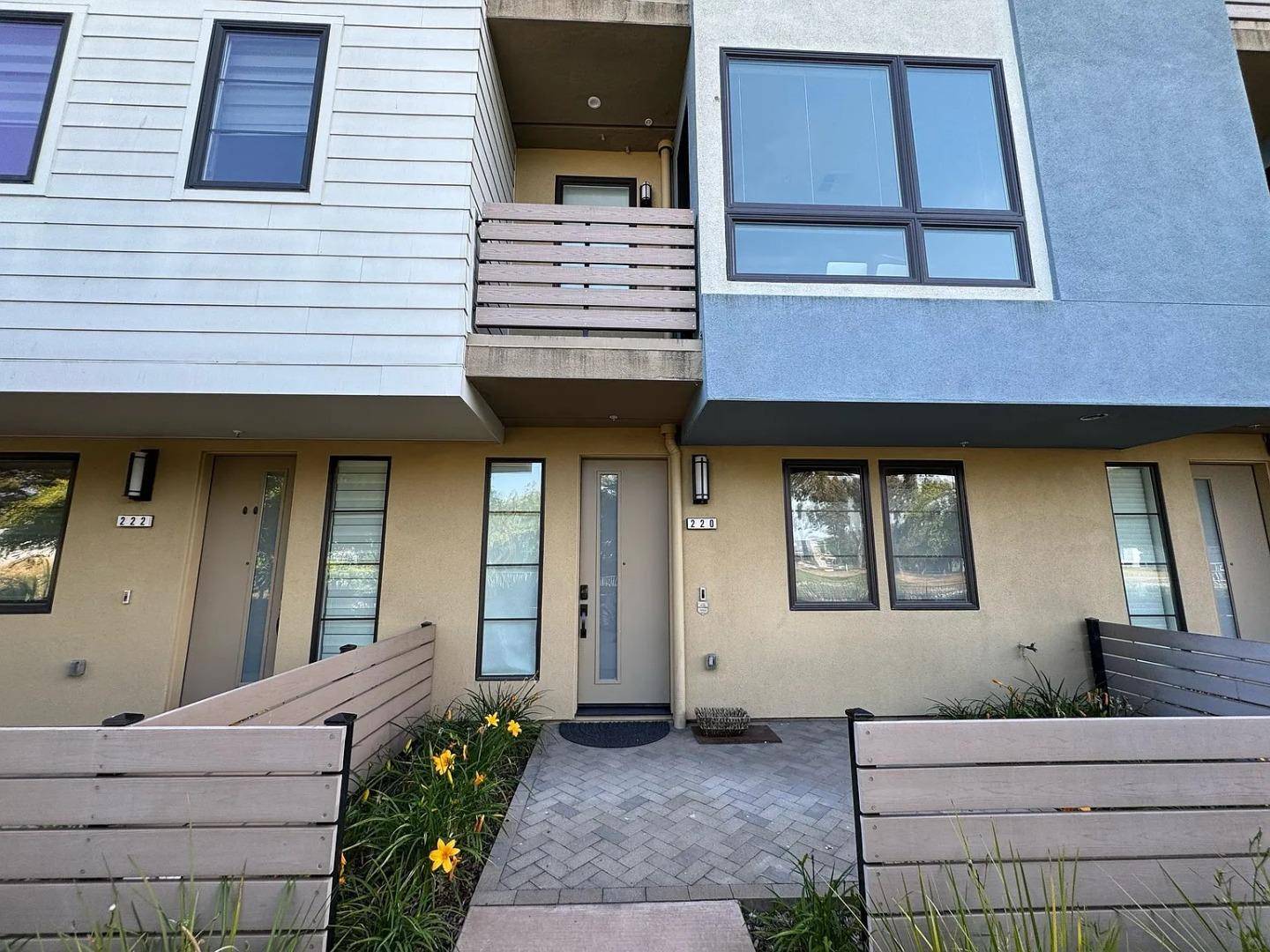 220 Argonaut LN, Foster City, CA 94404