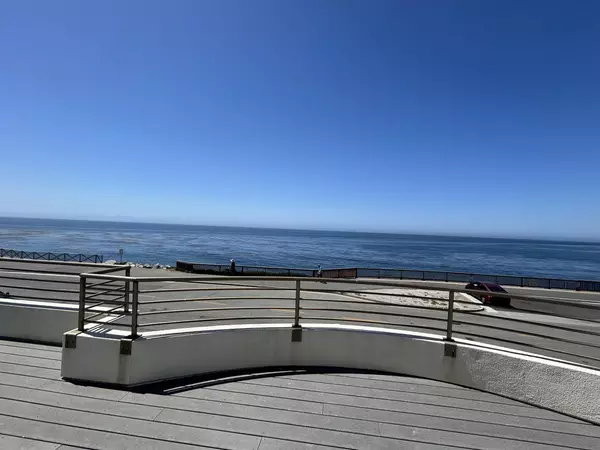 Santa Cruz, CA 95060,944 W West Cliff DR