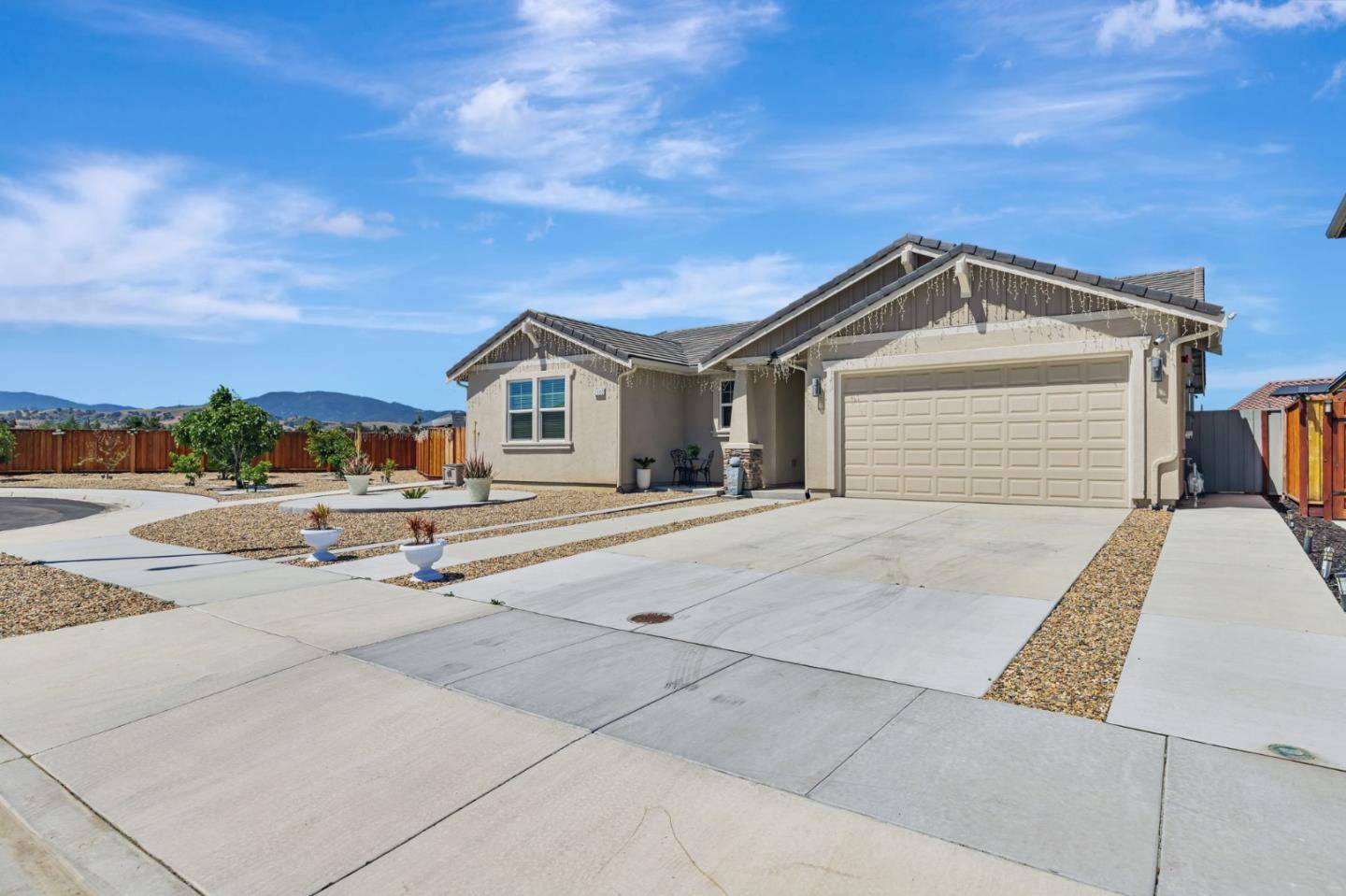 Hollister, CA 95023,2880 Grayson CT