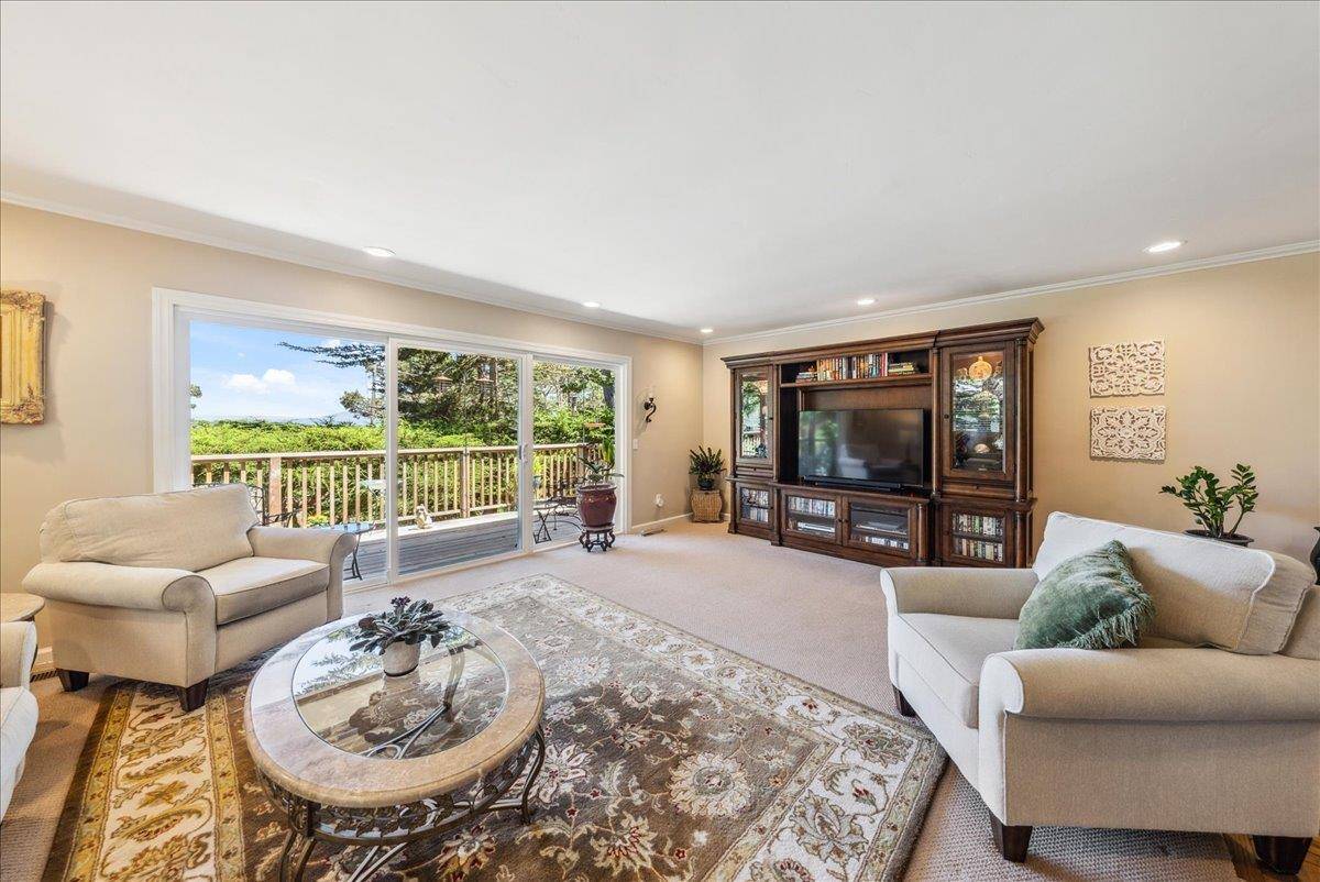 Monterey, CA 93940,1 Windsor Rise