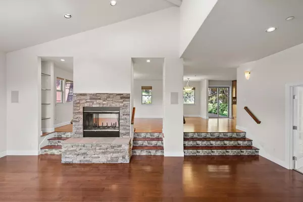 Santa Cruz, CA 95060,108 Misty CT