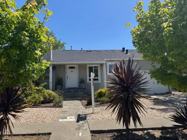 Castro Valley, CA 94546,21428 Lake Chabot RD