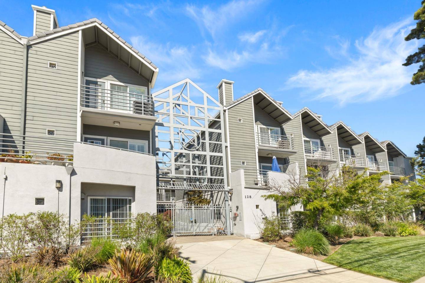San Mateo, CA 94401,128 N El Camino Real 101